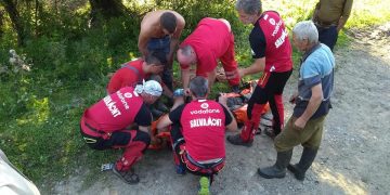 Echipajele Salvamont intervin la Vişeu de Jos pentru salvarea unei bătrâne