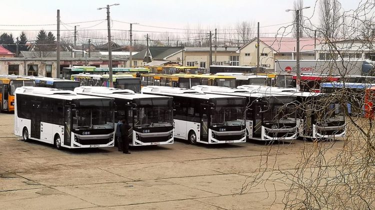 Oraş „paralizat” de greva transportatorilor. Unde se întâmplă acest lucru