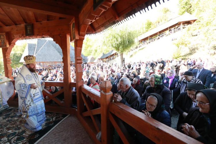 Sfânta Liturghie la hramul Mănăstirii Rohiţa