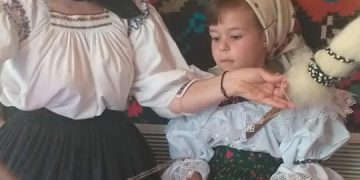 Ore opționale de Folclor în școlile din Maramureș