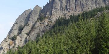 Invitație la drumeție pe Creasta Cocoșului