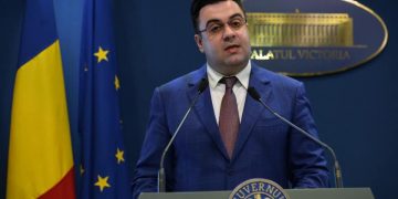 Răzvan Cuc: Nu i-am cerut doamnei Mezei să ţină niciun avion la sol; am întrebat-o ce parlamentari zboară