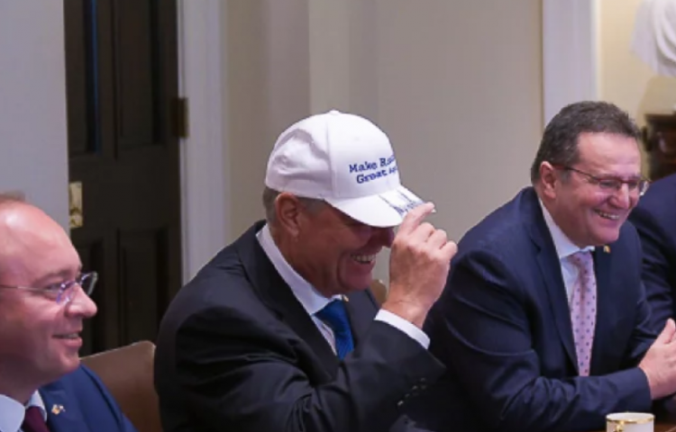 Bogdan Chirieac: Președintele Poloniei s-a întors cu vize. Klaus Iohannis, cu o șapcă