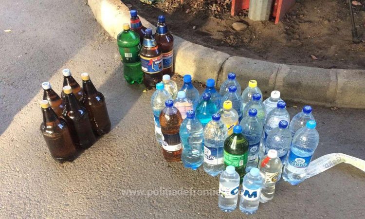 Peste 100 litri alcool de contrabandă au descoperit poliţiştii de frontieră