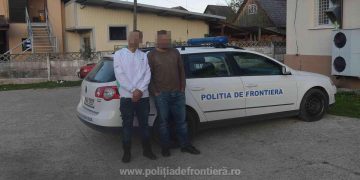 Doi cetățeni din Algeria şi Tunisia, opriți la frontieră