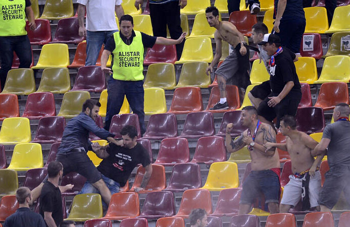 FOTBAL după Steaua – Dinamo: zece persoane cu interdicţie pe stadioane şi amenzi de 16.550 de lei