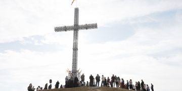 Crucea-monument din Săliştea de Sus a fost binecuvântată