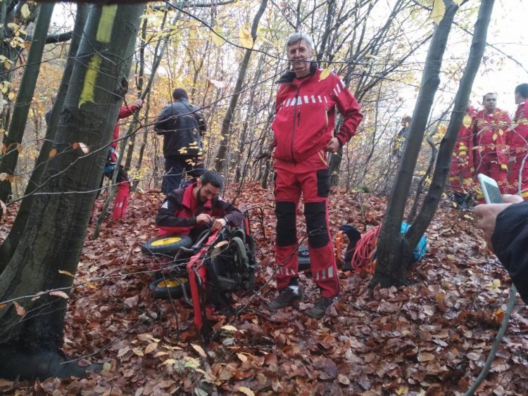 Turistă rătăcită în Munţii Ţibleşului, găsită de salvamontişti după aproape trei ore de căutări