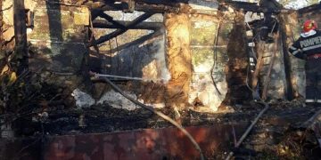 Incendiu în Vima Mare. O casă s-a făcut scrum – FOTO