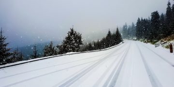 A nins în România! Zăpada atinge 6 centimetri