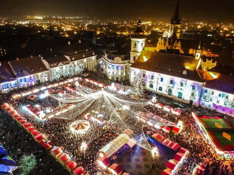 Târgul de Crăciun de la Sibiu, aflat în top 5 cele mai frumoase din Europa, își așteaptă vizitatorii