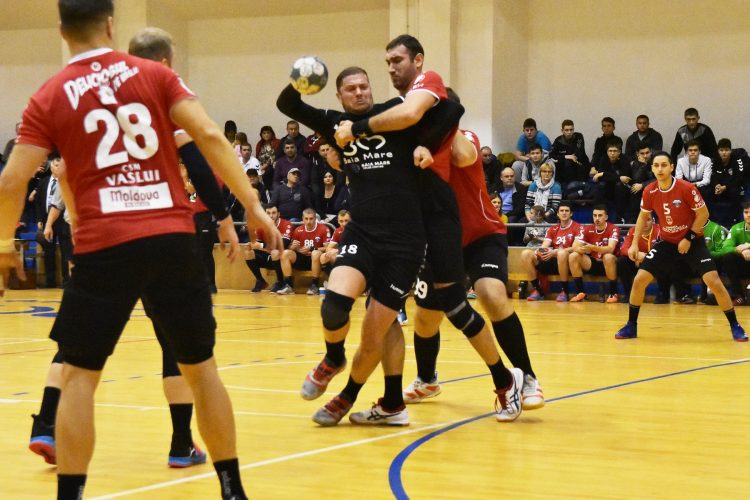 Handbal masculin. Liga Zimbrilor. Victorie pentru Minaur în faţa CSM Vaslui, 30-21 (15-11)