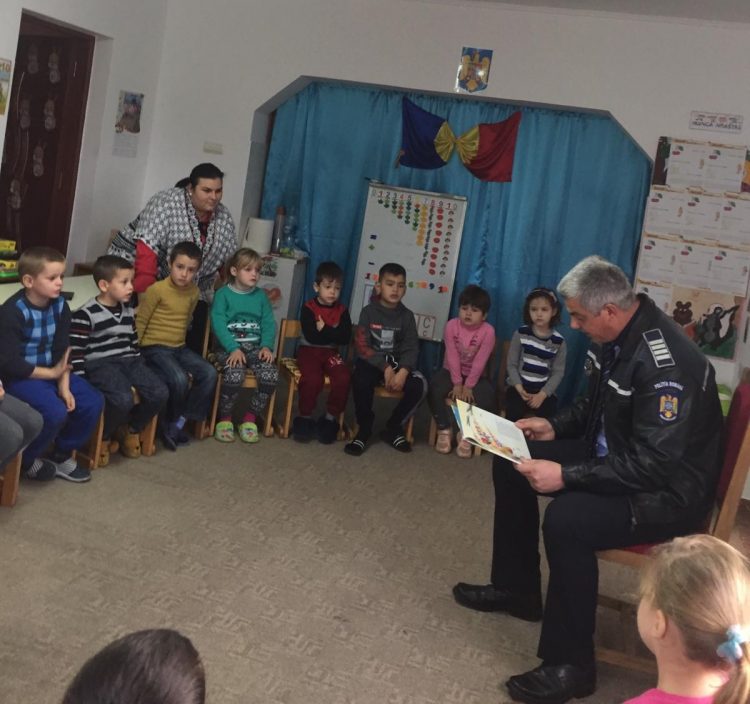 Poliţist „de grădiniţă”