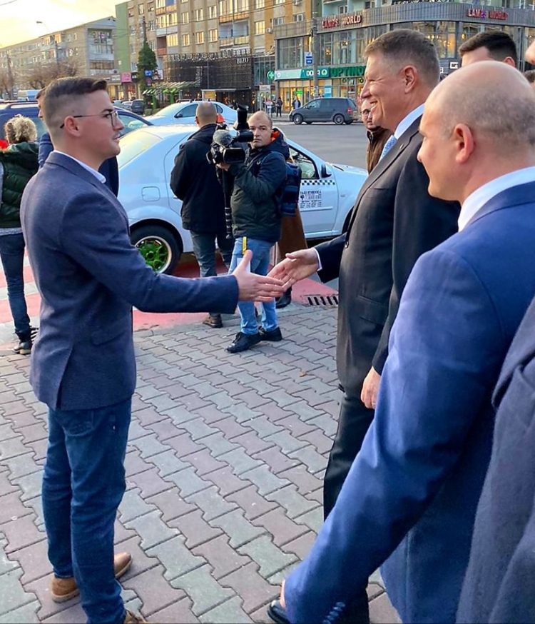 Ultimul trend în PNL: Mamă și fiu cu funcții de conducere!