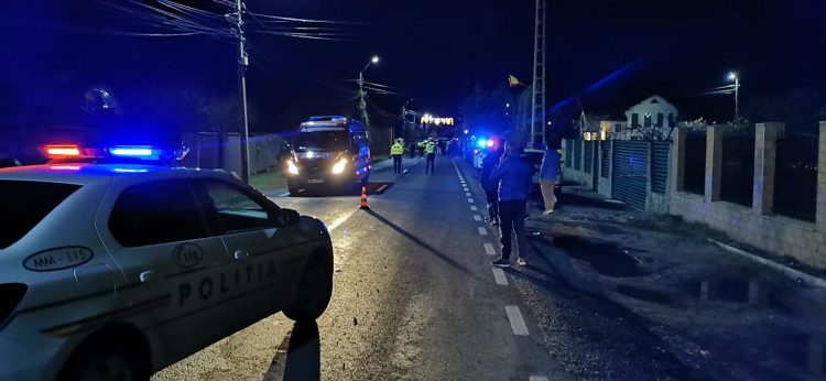 Trafic blocat în Satu Nou de Jos. Accident grav. FOTO