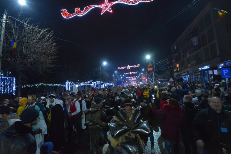 Mii de participanți la Noaptea Viflaiemurilor la Vișeu de Sus – FOTO