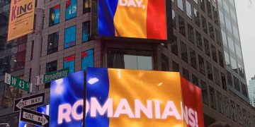 Tricolorul României, afişat în Times Square din New York