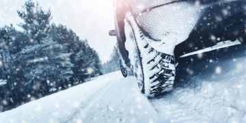 Poliţiştii recomandă şoferilor măsuri speciale de precauţie pe timp de iarnă