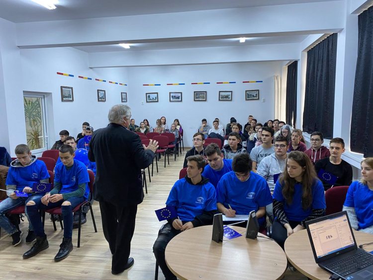 Campanie de informare pentru tineri: „Ce Face EUropa pentru Mine?”