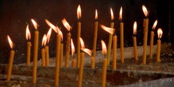 Duminică, slujbe de pomenire pentru eroii Revoluției din decembrie 1989