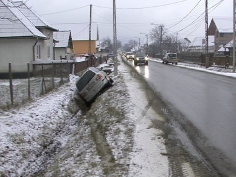 Accident în localitatea Borcut cu victimă încarcerată