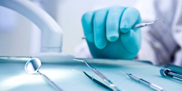 La încă un capitol suntem la coada Europei. De câte ori merge un român la dentist