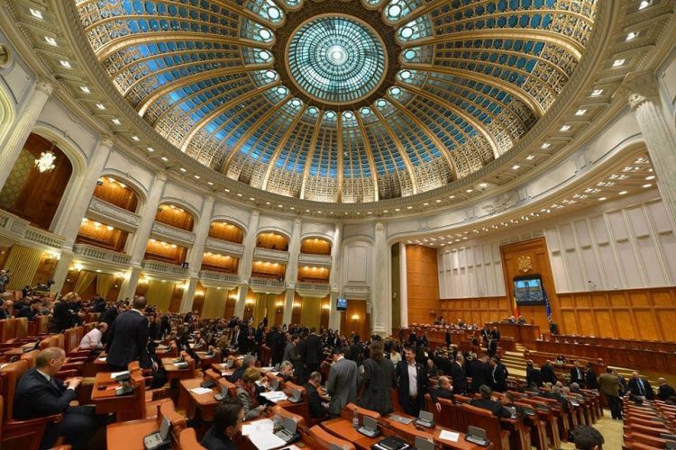 PSD votează pentru impozitarea pensiilor speciale