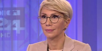 Profesor universitar doctor chirurg şi docent, cercetătoarea Raluca Turcan