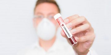 Numărul deceselor provocate de coronavirus în China a ajuns la 425