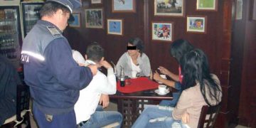 Li se rupe de măsurile de siguranță. Elevii de la Eminescu în baruri în loc de izolare