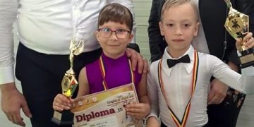 Sportivi de la Prodance 2000 la Campionatul Național de Dans Sportiv