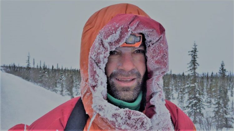 Azi-noapte, în jurul orei 2,00, a venit primul telefon de la Tibi Ușeriu, din mijlocul pustiului alb canadian în care se desfășoară Yukon Ultra Arctic.