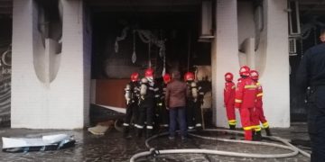 UPDATE VIDEO: Un club din Casa de cultură a luat foc