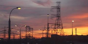 Suntem ruşinea Europei. Cumpărăm până şi curent electric