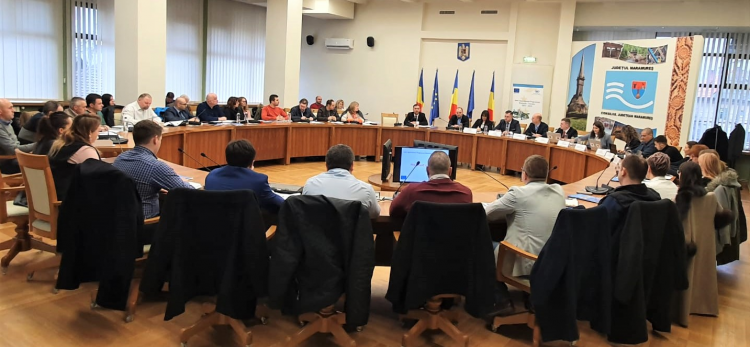 Sesiune de instruire la Consiliul Județean Maramureș, pentru beneficiarii proiectelor derulate în cadrul POC ”România – Ucraina 2014 – 2020”