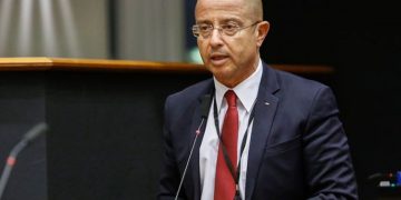 Ce spune medicul Tudor Ciuhodaru despre OUG privind privatizarea din sănătate