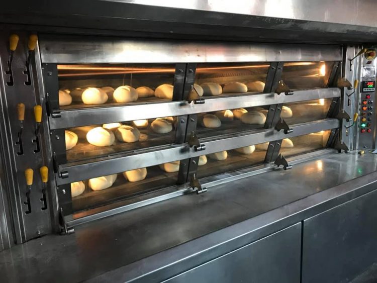 Apel disperat al brutarilor: Nu există o criză alimentară…nu mai veniți după drojdie direct la brutărie