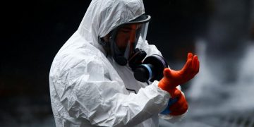 Suntem pe cont propriu. Scapă cine poate!