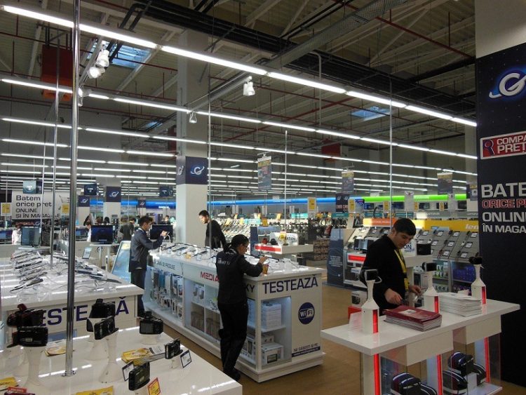 Câștigurile mai presus de sănătatea maramureșenilor. Marii retaileri fac presiuni să rămână deschiși