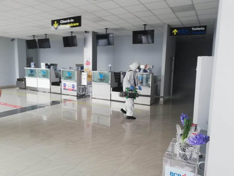 Măsuri pentru prevenirea coronavirusului: dezinfecție la Aeroportul Internațional Maramureș – foto