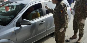 Armata a trimis medici militari să ajute triajul de la punctele de trecere a frontierei