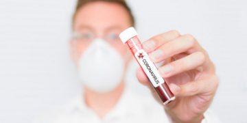 Inconștiență extremă: Doi brașoveni și-au chemat prietenii să le țină de urât în izolare