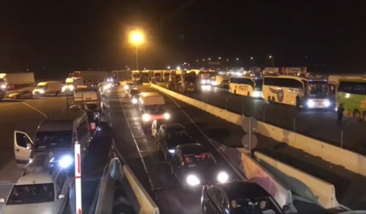 Peste 2.500 de români și străini au intrat în țară în ultimele ore, prin Vama Nădlac II