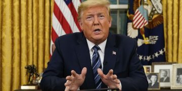 Trump suspendă călătoriile din Europa către SUA. Interdicţia se aplică celor care au fost în Spaţiul Schengen cu 14 zile înainte