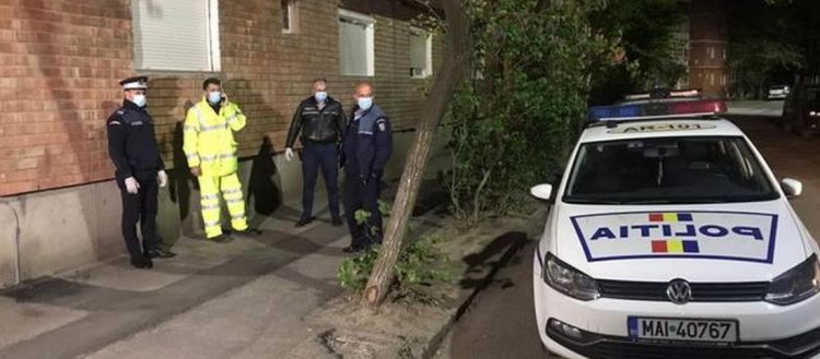 Crimă la Arad. O mamă şi-a înjunghiat copilul de 9 ani, apoi a încercat să se sinucidă. Ce mesaj a postat pe facebook tatăl îndurerat