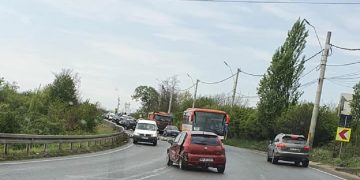 Mai multe maşini implicate într-un accident pe Dealul Dura – foto