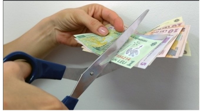 Orban anunță tăieri de salarii la bugetari. Aplică soluția Băsescu pentru că nu mai găsește bani