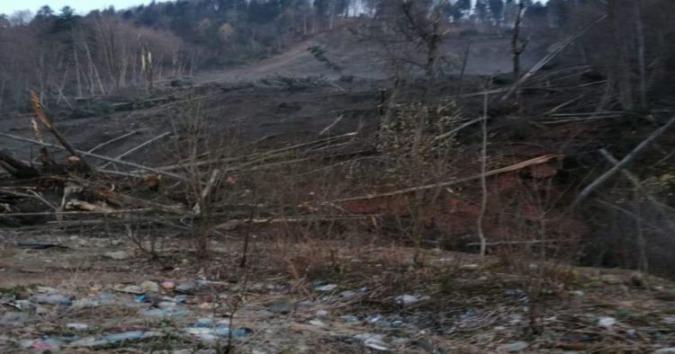 Alunecarea de teren din Azuga, urmată de o inundaţie