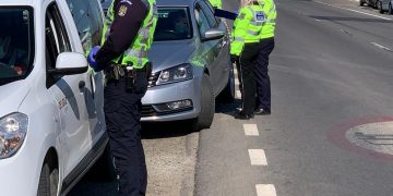 Pe drumurile publice din judeţ, pentru verificarea respectării ordonanţelor militare şi pentru prevenirea producerii accidentelor