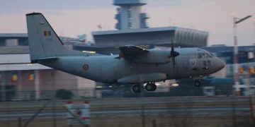 O aeronavă militară a adus materiale sanitare din Turcia